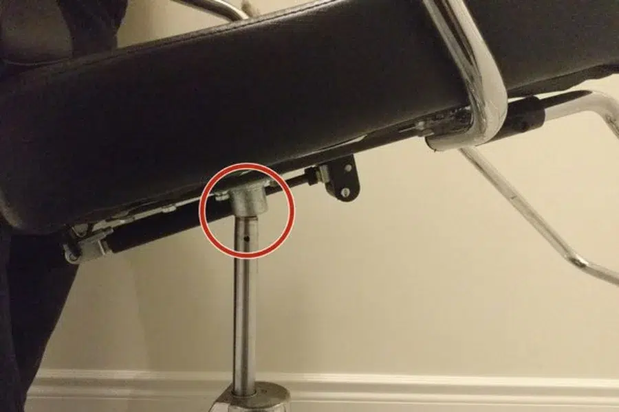 Common issues with barber chair hydraulics: slow lift, oil leaks, instability