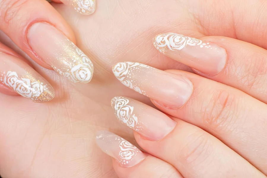 minimal spring nail designs negative space
simple clean nail designs spring
natural nail manicure spring minimalist